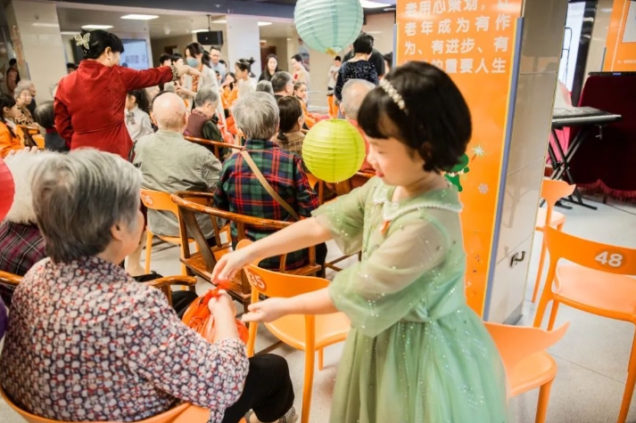福建省博物馆讲党史、弓喜仔坊巷童声合唱，国德康养长者：“美好的一天！”