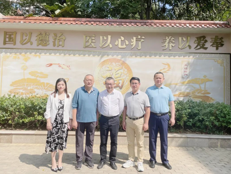 深圳市宝安区民政局领导莅临国德康养调研指导