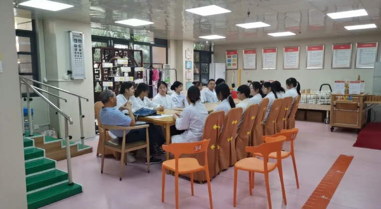 福建医科大学临床实践教学基地评审专家莅临国德医院指导