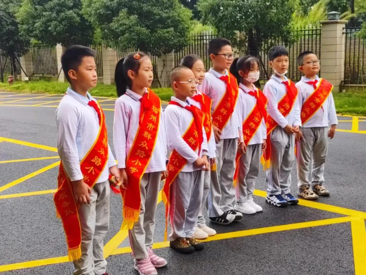 两岸少年敬老行！情暖仓山区社会福利中心！
