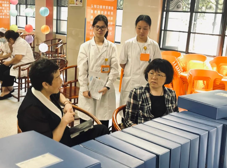 福建医科大学临床实践教学基地评审专家莅临国德医院指导