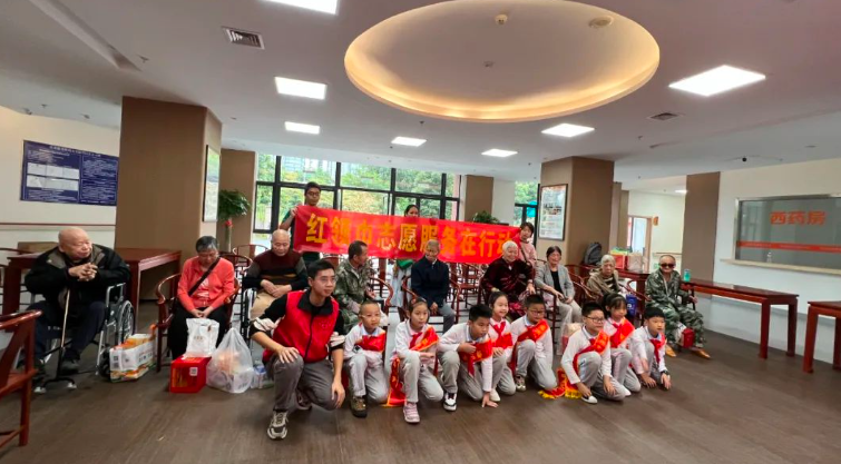 两岸少年敬老行！情暖仓山区社会福利中心！