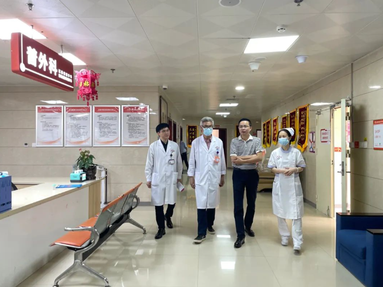福建医科大学临床实践教学基地评审专家莅临国德医院指导