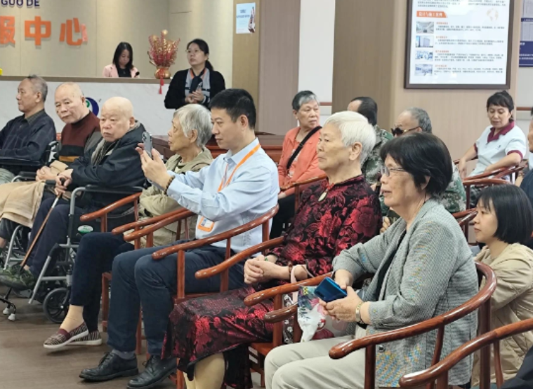 两岸少年敬老行！情暖仓山区社会福利中心！