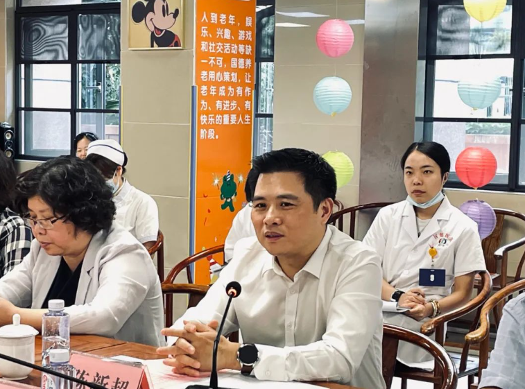 福建医科大学临床实践教学基地评审专家莅临国德医院指导