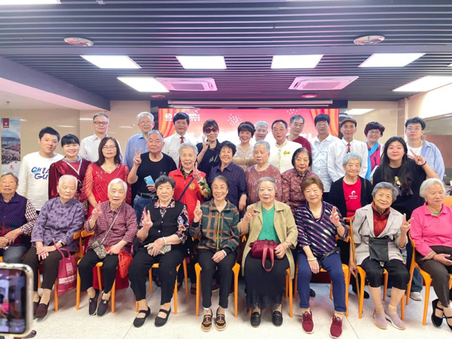 福州馨悦乐队走进国德康养慰问演出