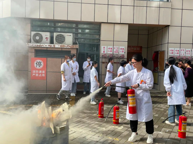 以练筑防，防患未“燃”！国德康养“119”消防日应急演练！