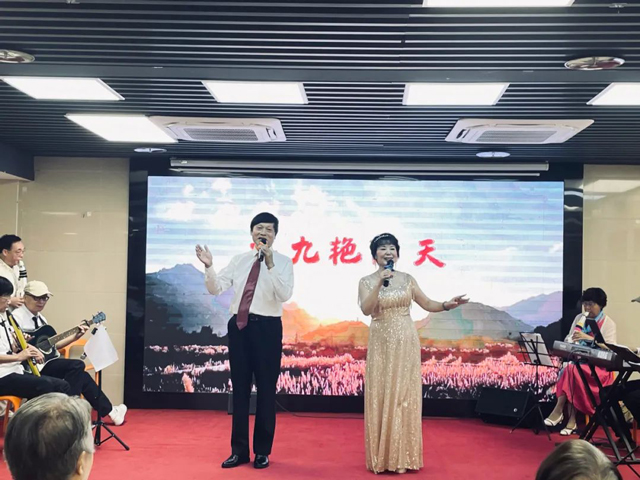 福州馨悦乐队走进国德康养慰问演出