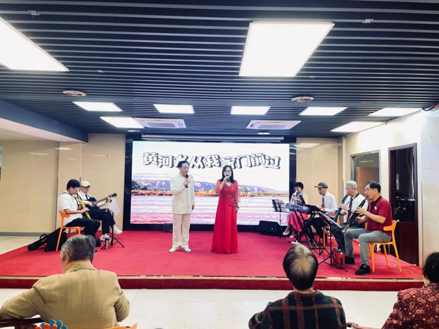 福州馨悦乐队走进国德康养慰问演出