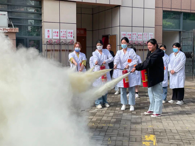 以练筑防，防患未“燃”！国德康养“119”消防日应急演练！