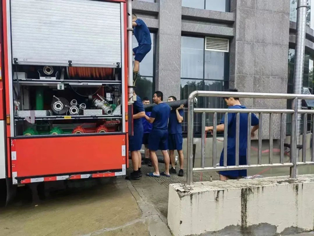 “蓝”“白”携手 护航生命丨我院与市消防救援支队特勤大队共建社会化实训基地！