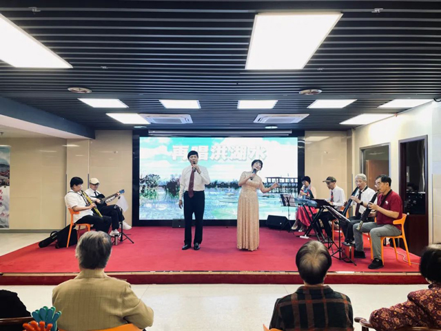 福州馨悦乐队走进国德康养慰问演出