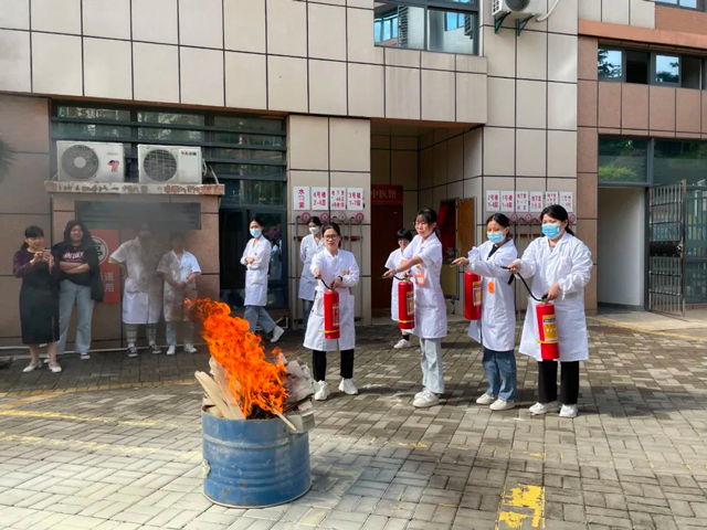 以练筑防，防患未“燃”！国德康养“119”消防日应急演练！