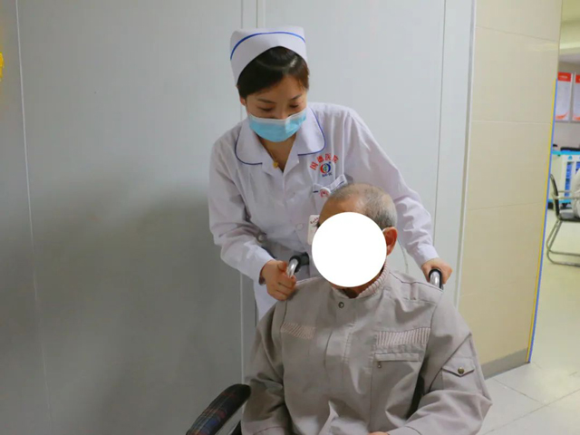 多次抢救病危高龄老人！中西医结合二科创造奇迹！