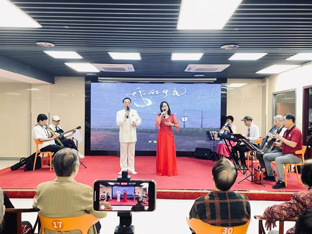 福州馨悦乐队走进国德康养慰问演出