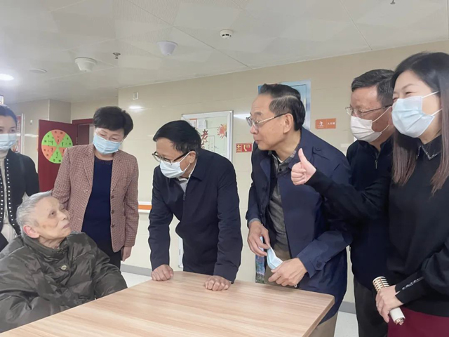 福建省老年事业促进会专家委员会主任委员苏增添莅临国德康养参观指导工作