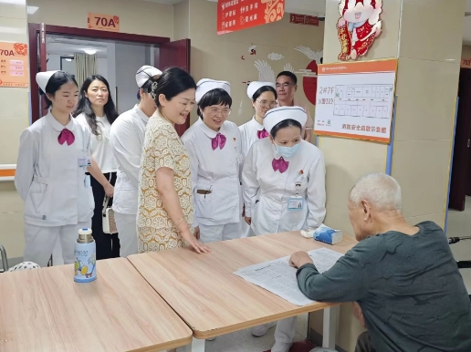福州大学附属省立医院重症护理专科团队走进国德老年康养中心开展"急性心肌梗死防治"专题培训