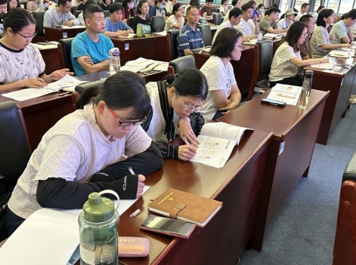 居家照护不再慌！国德养老2025老年家庭照护者技能培训正式开班，惠及近百个家庭！