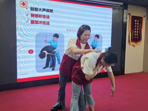 养老护理添“救”星！仓山区红十字会走进国德开展养老从业人员职业技能培训！