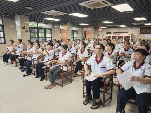 养老护理添“救”星！仓山区红十字会走进国德开展养老从业人员职业技能培训！