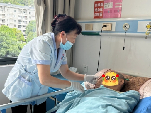 以心为墨，国德中西医结合科绘就医患情长