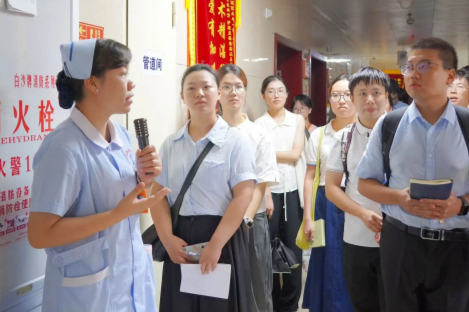 汇聚英才，共话未来！福州市医疗卫生类引进生莅临福州国德老年医院参观调研！