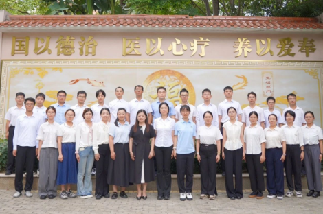 汇聚英才，共话未来！福州市医疗卫生类引进生莅临福州国德老年医院参观调研！