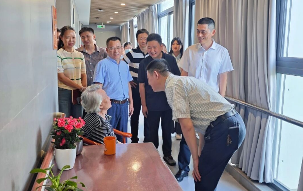 仓山区人民政府考察团一行莅临仓山区社会福利中心参观考察