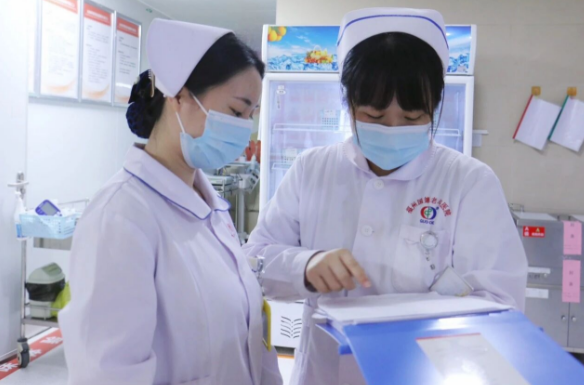 从护士到护士长：康复医学科张小春用坚守点亮患者康复路