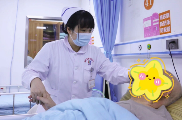 从护士到护士长：康复医学科张小春用坚守点亮患者康复路