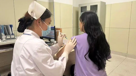 得了流感没在意，硬扛三天后肺都“白”了......