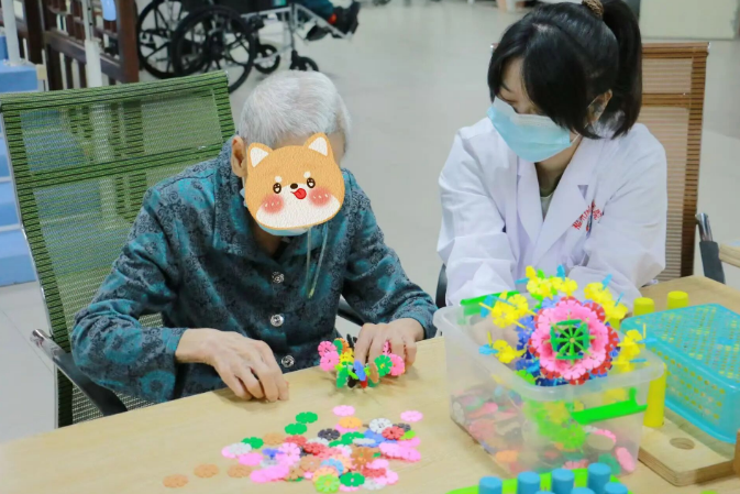 长者术后康复难坚持，国德康复助力双模式