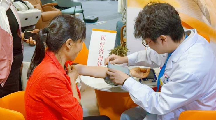 聚焦首届海峡养老产业博览会!国德养老参展亮相! 聚焦首届海峡养老产业博览会!国德养老参展亮相!