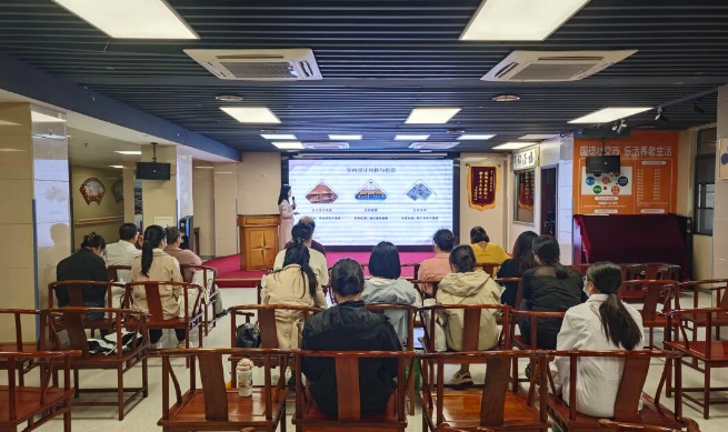 医养结合人才共育:福建医科大学附属协和医院老年医学人才培训项目学员走进国德参观学习 医养结合人才共育:福建医科大学附属协和医院老年医学人才培训项目学员走进国德参观学习