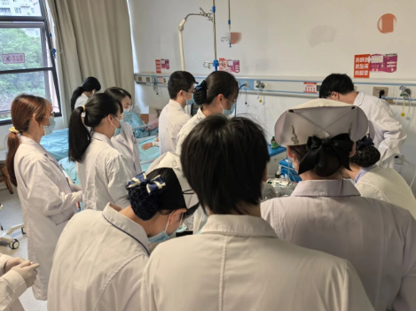 致敬坚守 | 林梅榕:深夜里最美的“生命通道守护者”! 致敬坚守 | 林梅榕:深夜里最美的“生命通道守护者”!