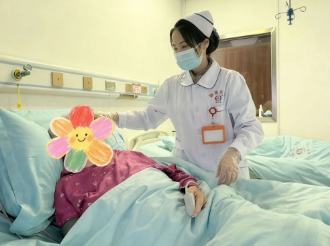 老年二科护士长张梅烟 ：以专业筑根基，以人文暖人心