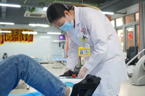 术后康复黄金期：告别“伤筋动骨一百天”的静养误区