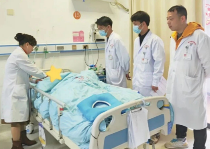 生命最后一程的温柔！主任暖心举动，让老人家属泪崩