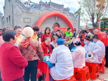 八吨大米筑长龙，一颗仁心护晚晴——国德养老与胪雷村共绘拗九孝亲同心圆