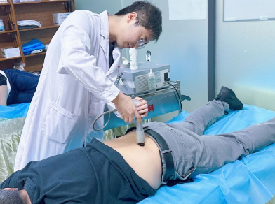 不开刀、不针灸？中医馆引进“体外冲击波”：把疼痛“打”碎在体外