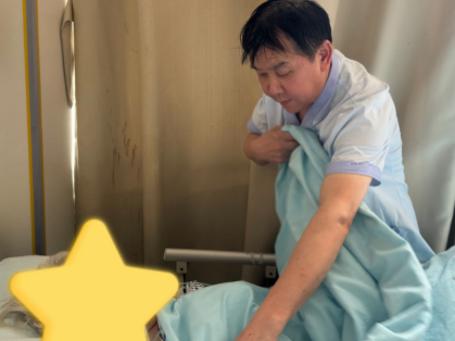 从插管到拔管，从卧床到复健：一位老人在福州国德老年医院的康复之路