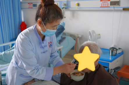 基础病与吞咽困难并存：老年患者如何实现“吃得安全，营养到位”