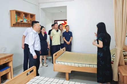 昆明市政协领导一行莅临福州市国德老年康养中心参观调研