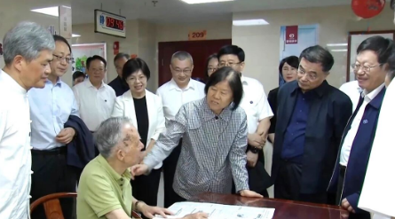 中央委员、全国政协副主席沈跃跃莅临福州市国德老年康养中心调研指导