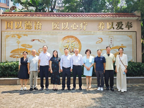 昆明市政协领导一行莅临福州市国德老年康养中心参观调研