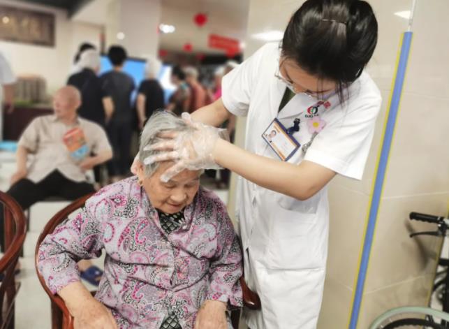 预防认知障碍和摔倒的康复干预”专题义诊活动